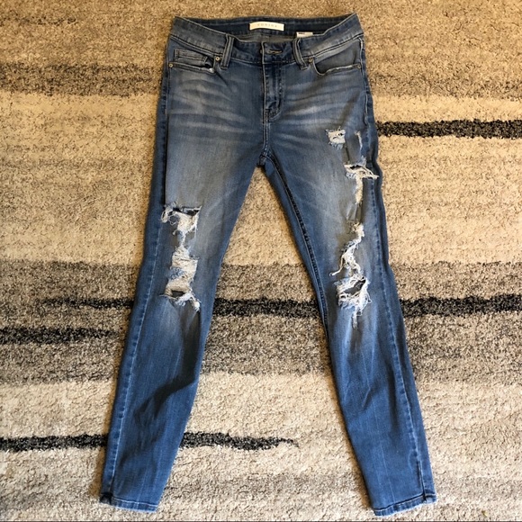 Distressed skinny jeans - Picture 3 of 6